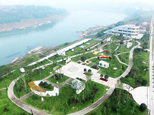 廣安市鄰水縣污水處理站，廣安市政協(xié)人資環(huán)委帶領(lǐng)鄰水縣政協(xié)與縣住建局相關(guān)負責人，到鄰水縣各鄉(xiāng)鎮(zhèn)專項督導污水處理廠（站）建設(shè)與運行情況